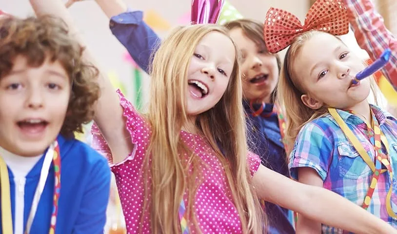 聚焦NBA季后赛：关键战术与球员表现分析 - 黑白体育